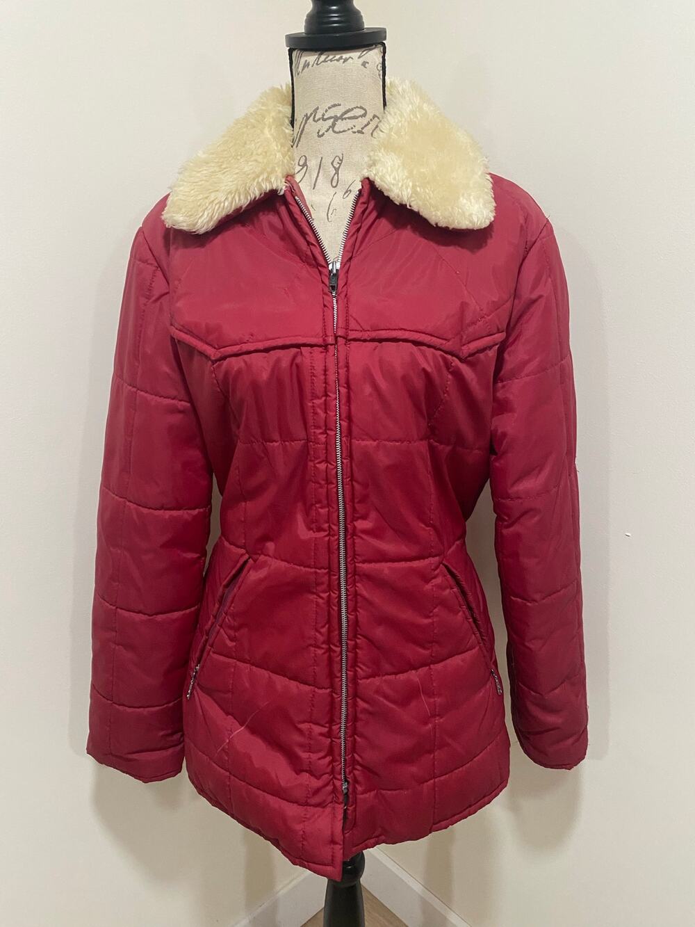 Vintage Ms. Pioneer 70s 80s Red Puffer Coat Faux Fur Collar Size 14 Girls